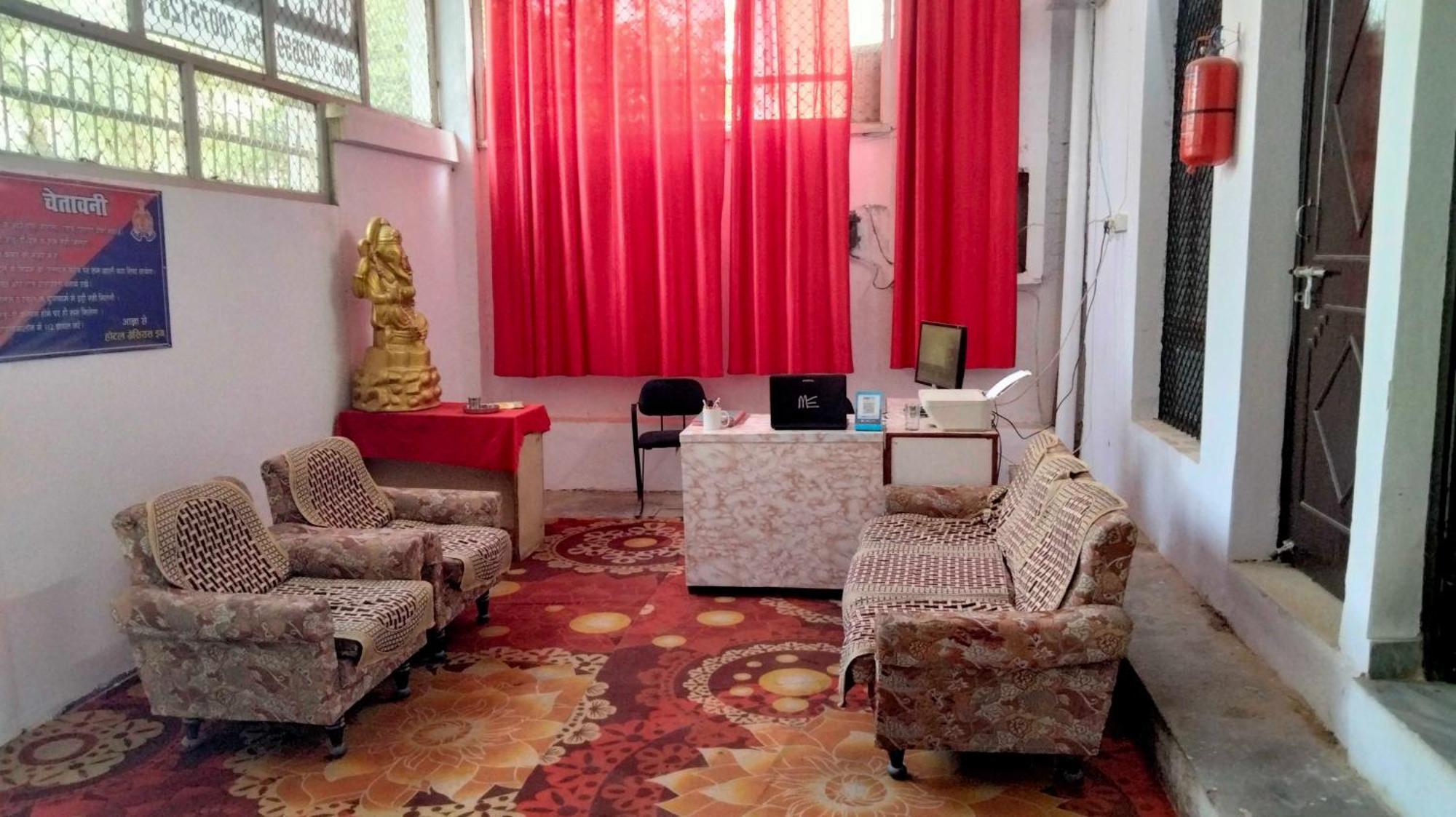 Hotel O Gracious Inn ลัคเนา ภายนอก รูปภาพ