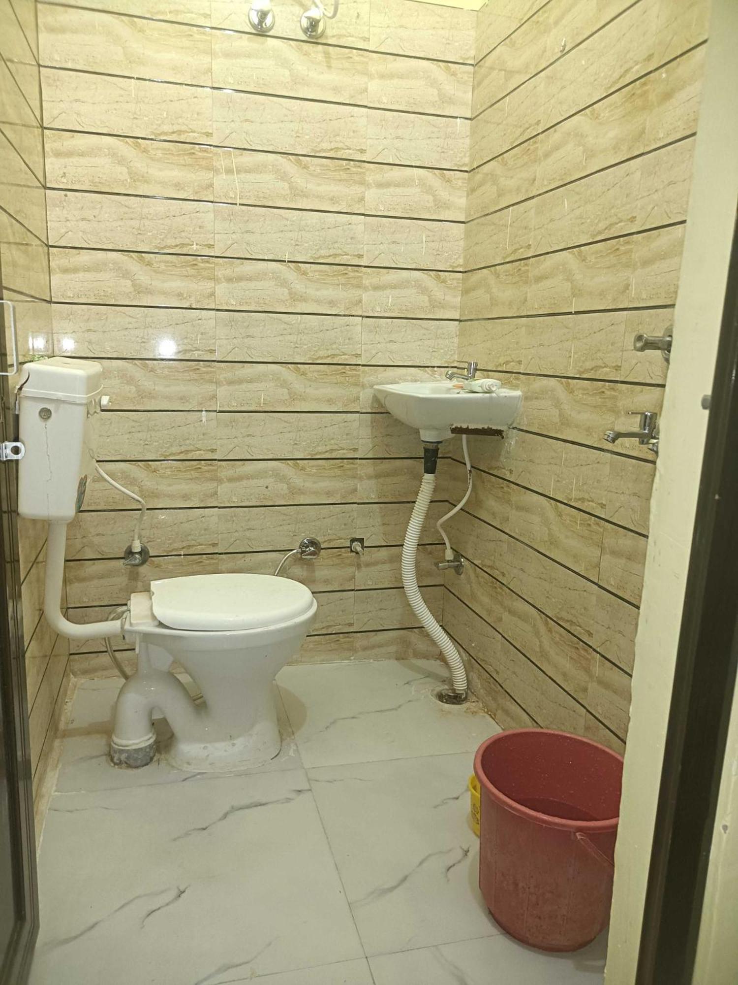 Hotel O Gracious Inn ลัคเนา ภายนอก รูปภาพ
